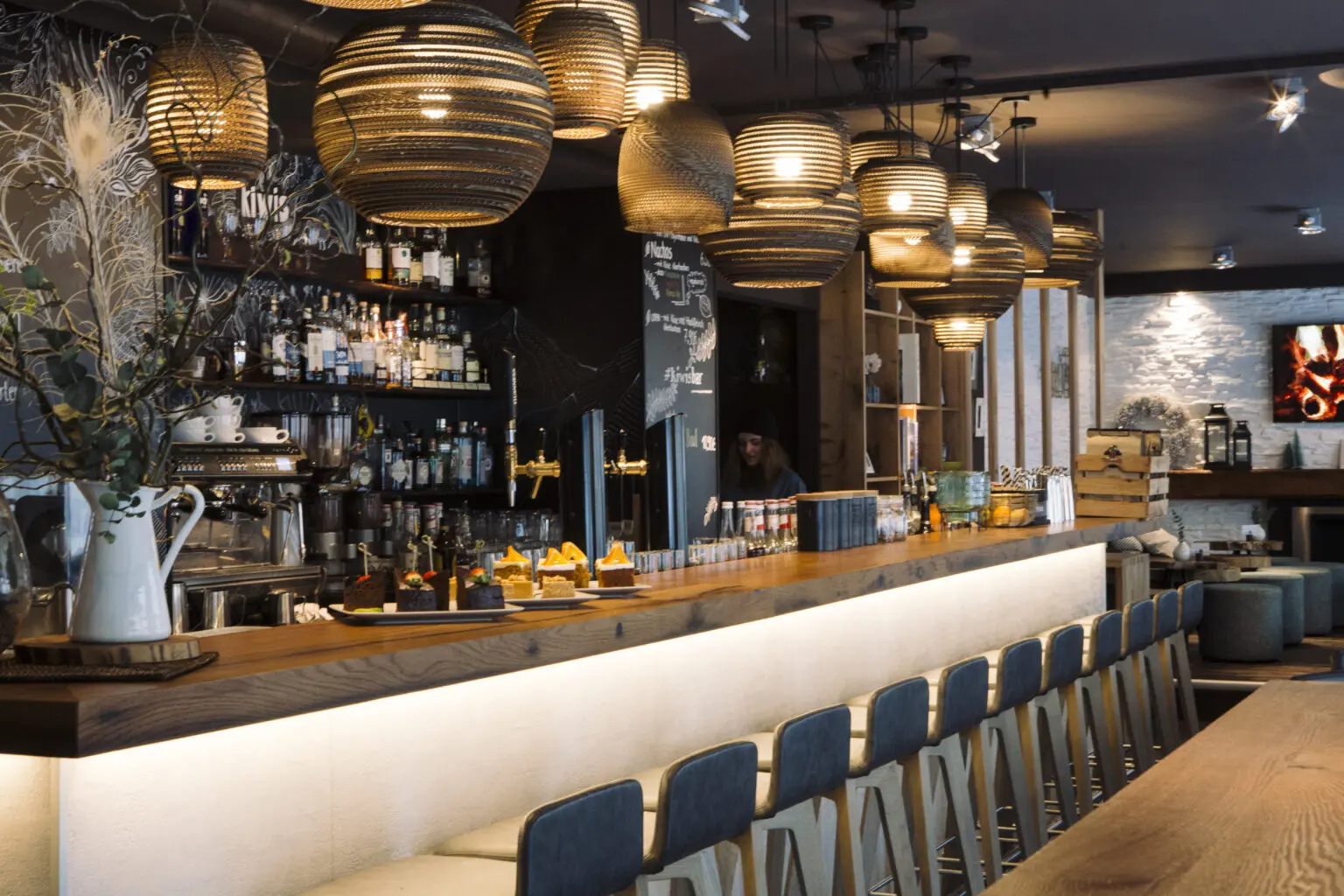 Bar-Interior des kiwis - coffee | food | drinks im Kurort Oberwiesenthal